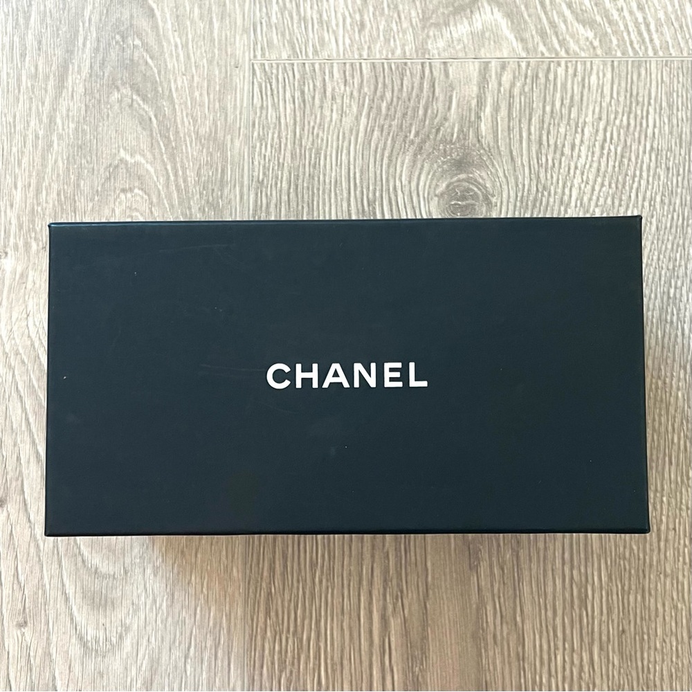 Chanel Box (BB24) - Picture 1 of 7